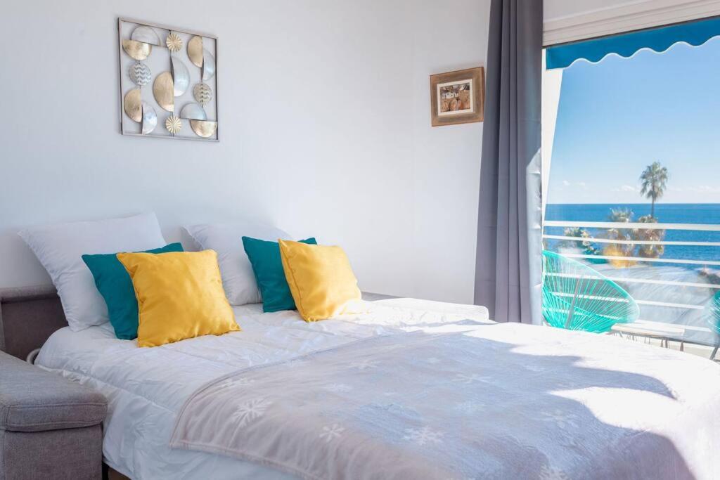 Apartment With Panoramic Sea View, Walk To The Beach - Maréchal Juin by Halldis - 4