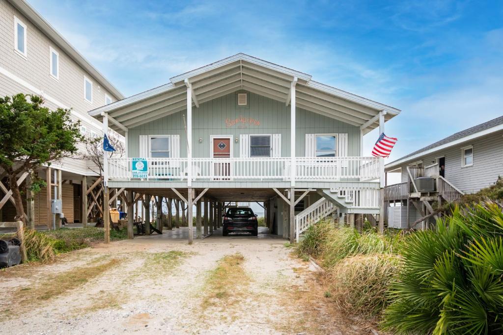 Sandpiper, Oak Island