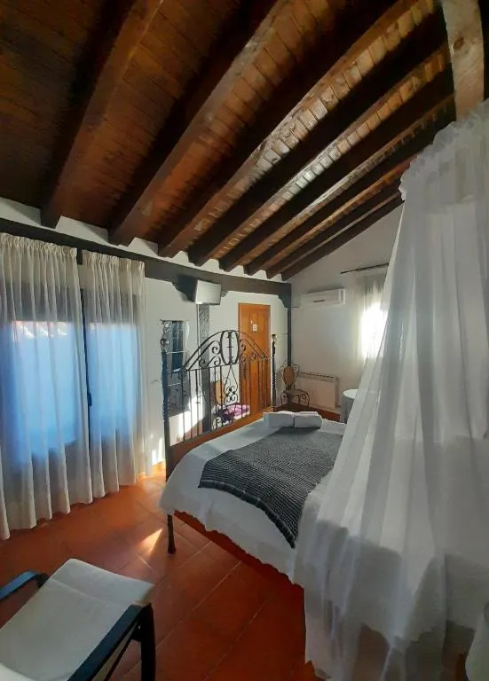 Hotel Rural Sierra de Francia，位于Sotoserrano的酒店