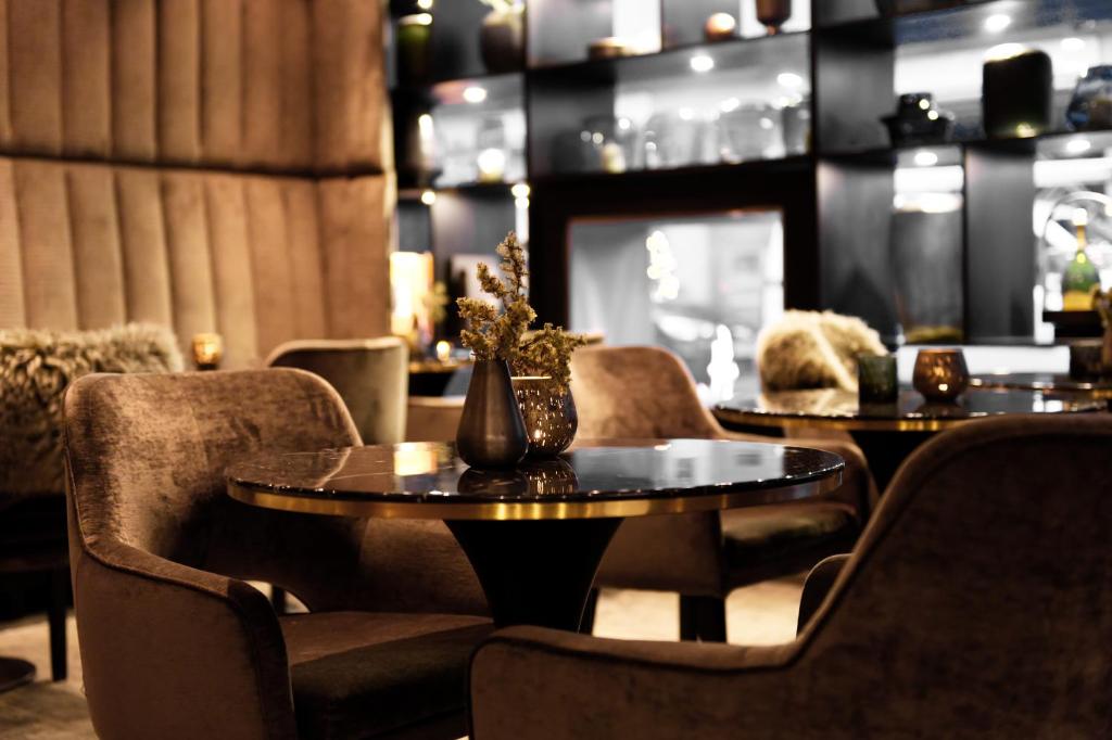 The Lamp Hotel photo