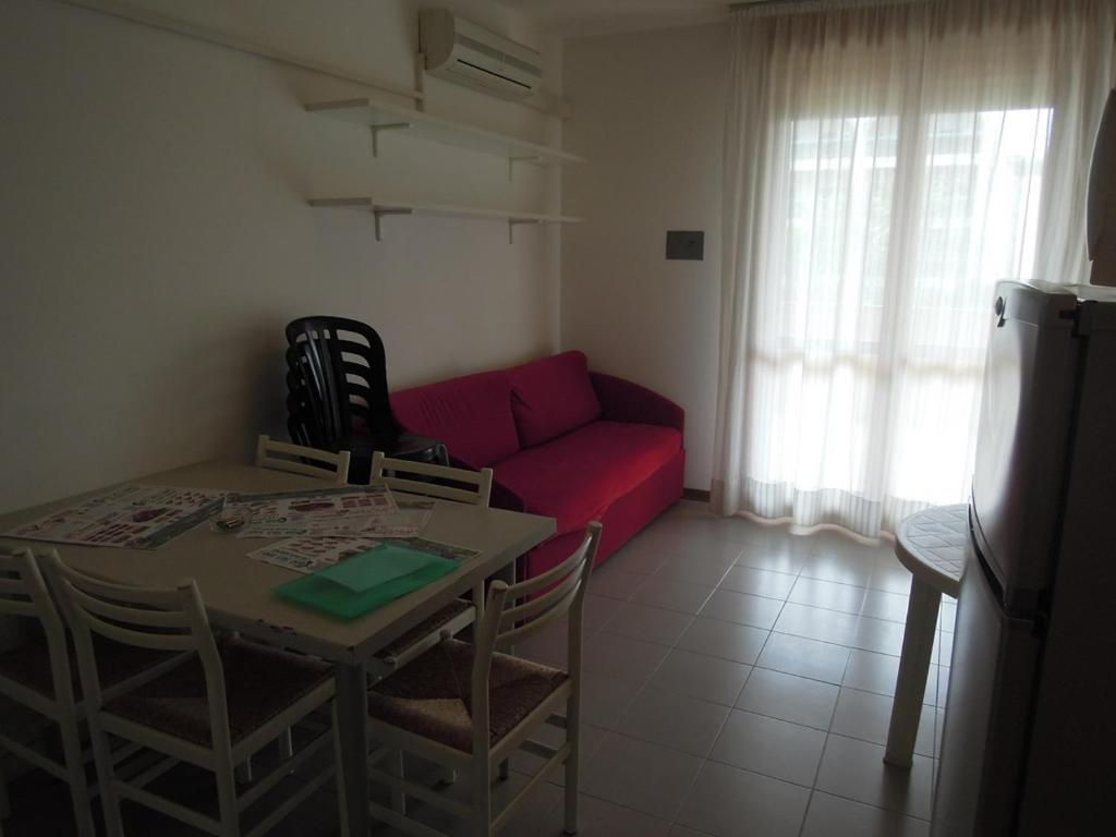 Precious apartment in residence with swimming pool - 4