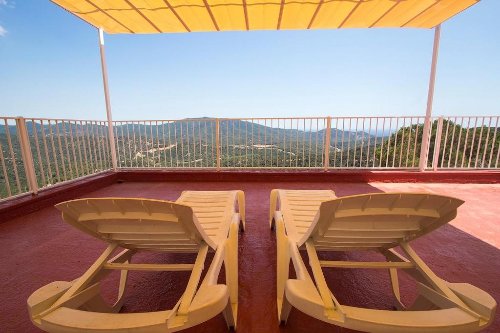 Catalunya Casas Fun and Frolic in Lloret del Mar 3500 meters to beach! - 2