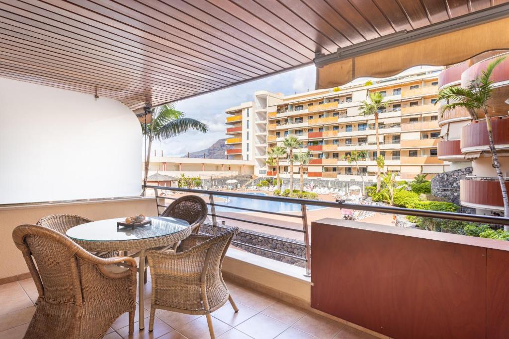 Balcon de los Gigantes with pool view - 4