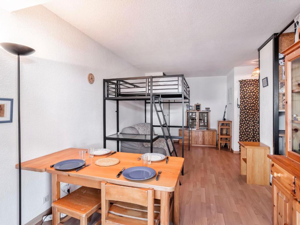 Apartment La Comtesse-10 by Interhome - 2