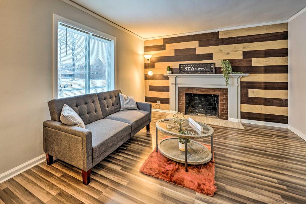 Detroit Vacation Rental about 11 Mi to Downtown!