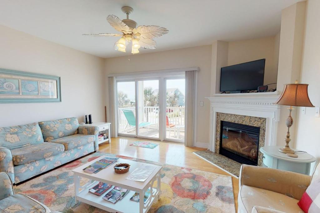 Beats Working By Oak Island Accommodations, Oak Island