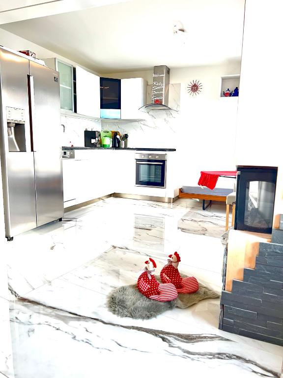 Fabulous Lakeside Family Apartment | 4 Rooms photo
