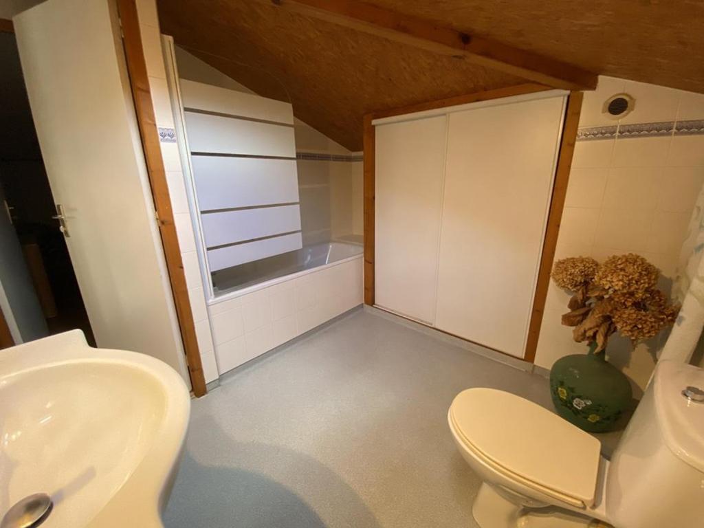 Villa 3 chambres avec parking et accès piscine - FR-1-413-106 - 2