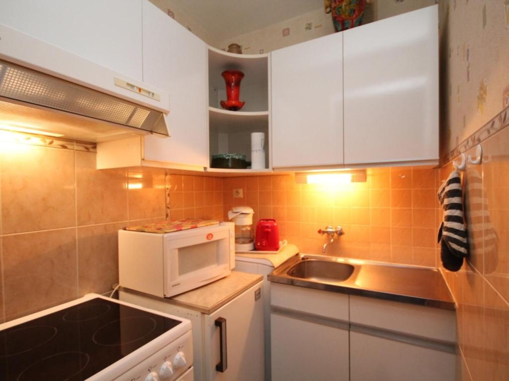Charmant T2 avec balcon exposé Ouest, parking privé, au Mont-Dore, proche centre et Thermes - FR-1-608-190 - 3