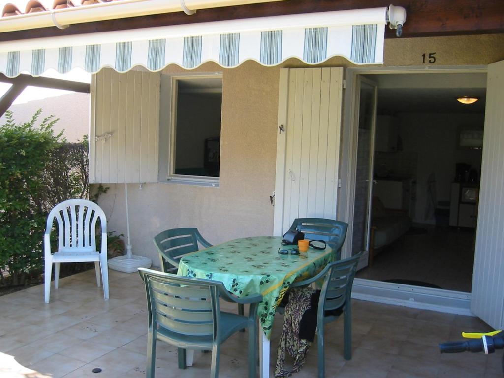MAISONS DU GOLF Joli villa mitoyenne proche plage Richelieu Cap d'Agde - 2