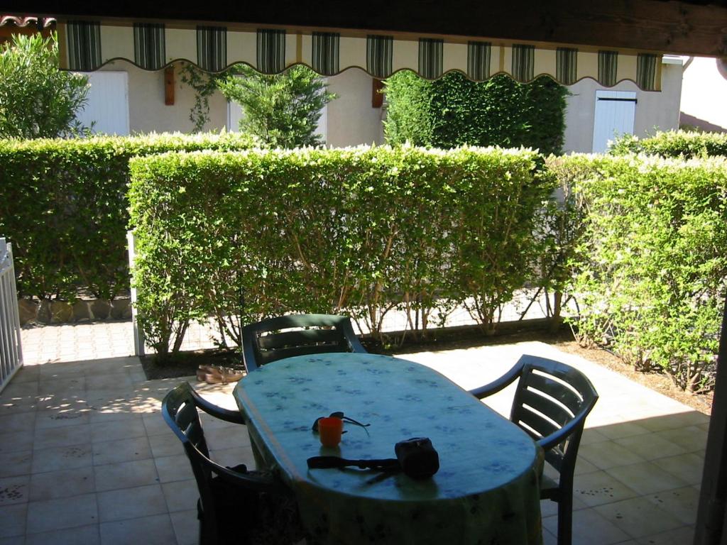 MAISONS DU GOLF Joli villa mitoyenne proche plage Richelieu Cap d'Agde - 1