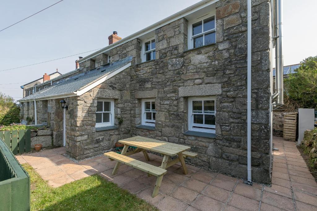 15 Boscaswell Downs, Penzance