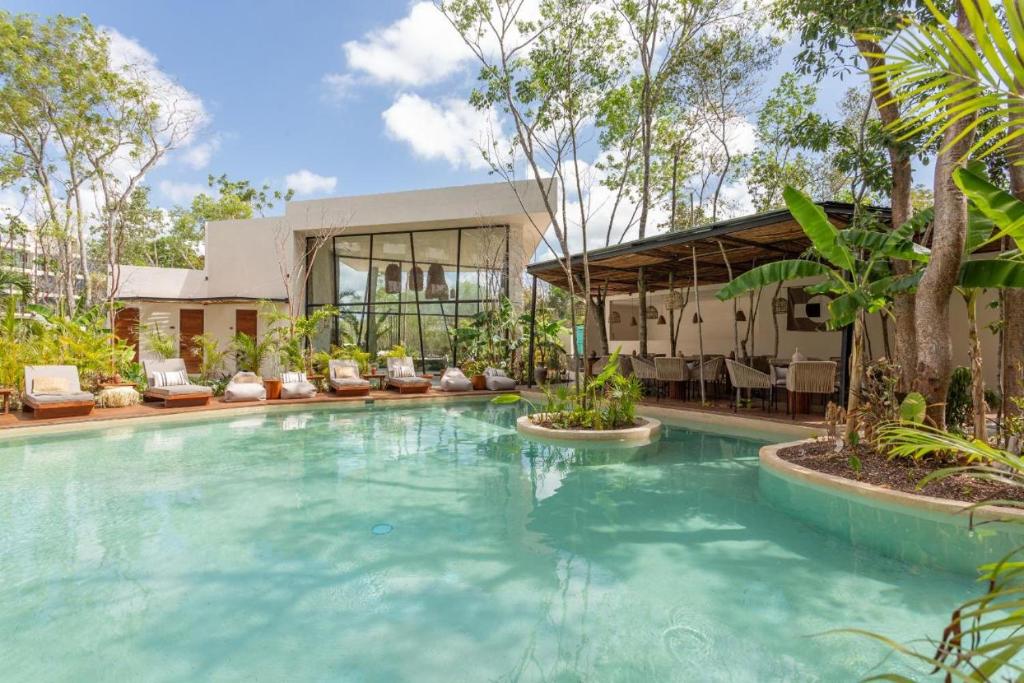 DK JADE 30 By SANDY POWERFUL, Tulum