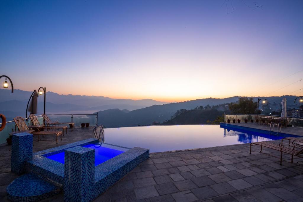 Himalaya Drishya Resort photo