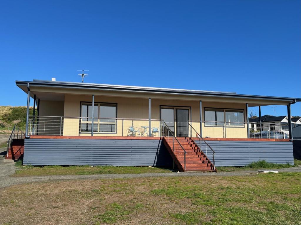 Shell Cottage, Coles Bay