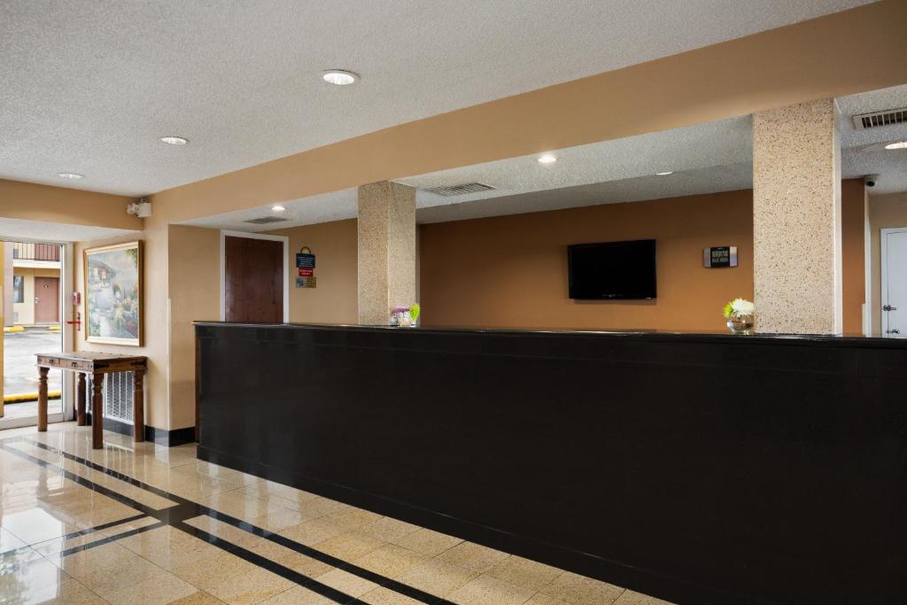 Days Inn by Wyndham Dallas Irving Market Center