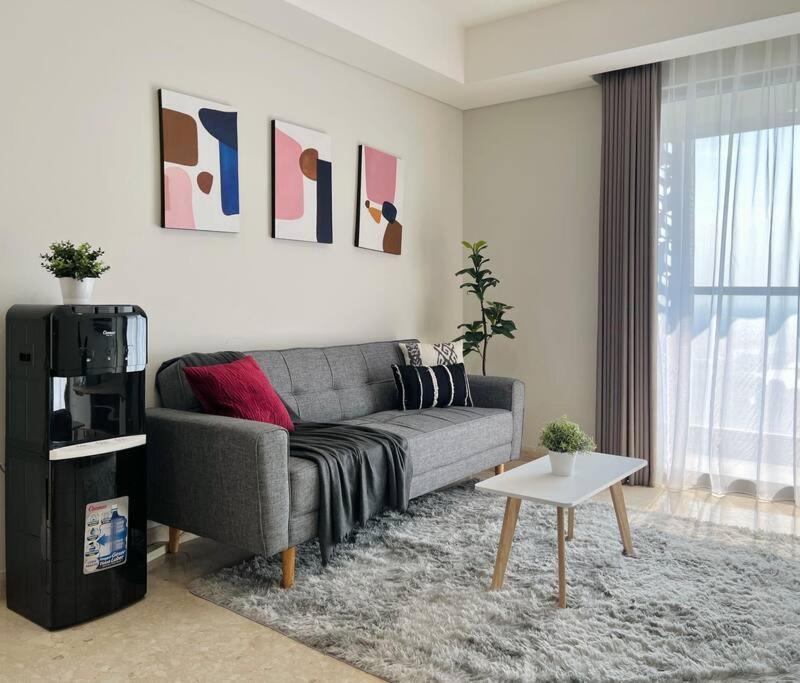 Stylish Seaview 3 BR Condo at PIK photo