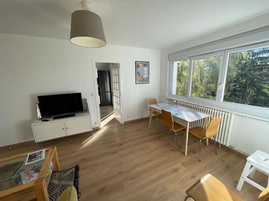 Vue Lac, Central et Contemporain - 3