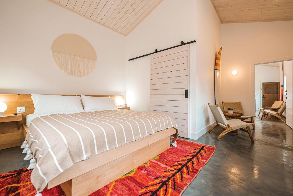 Longboard Studio and Funboard Room includes King Bed and Kitchenette plus King Murphy and Mini Kitchenette