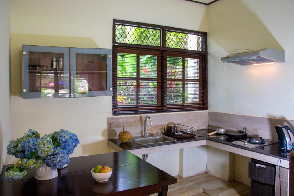 Kitchen, Amartya Puri Green Cottages in Bali
