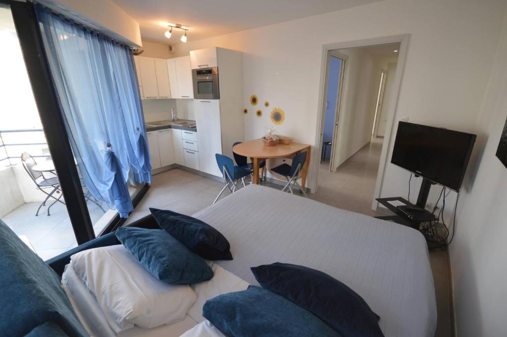 Modern 2 Bd Next To Rue Dantibes - 5
