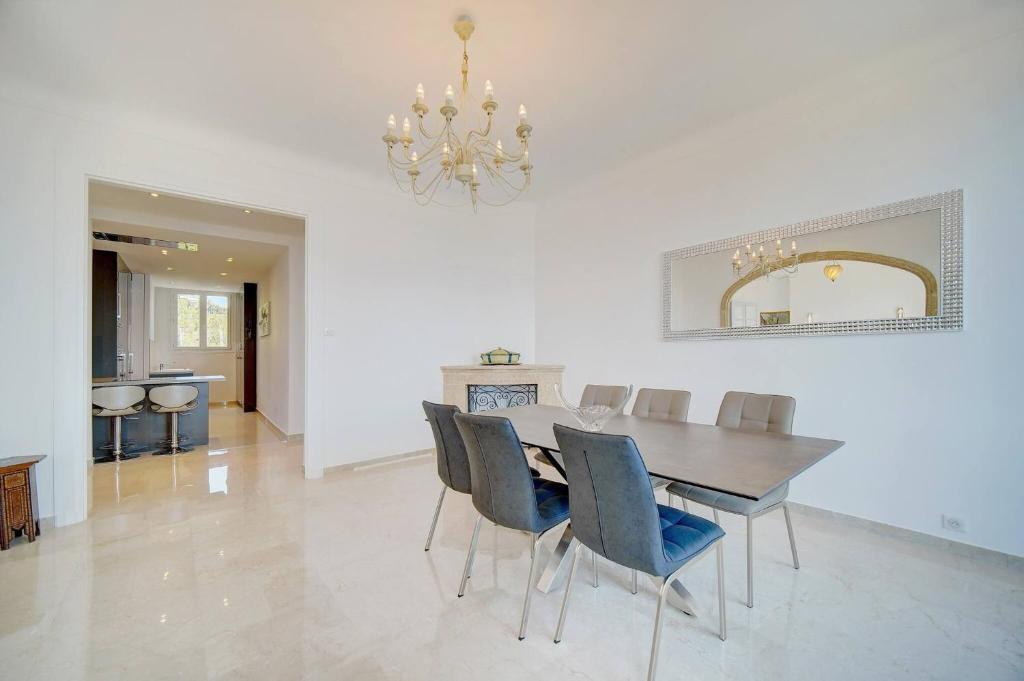 Brand New Three Bedroom Apartment with Sea views - 5