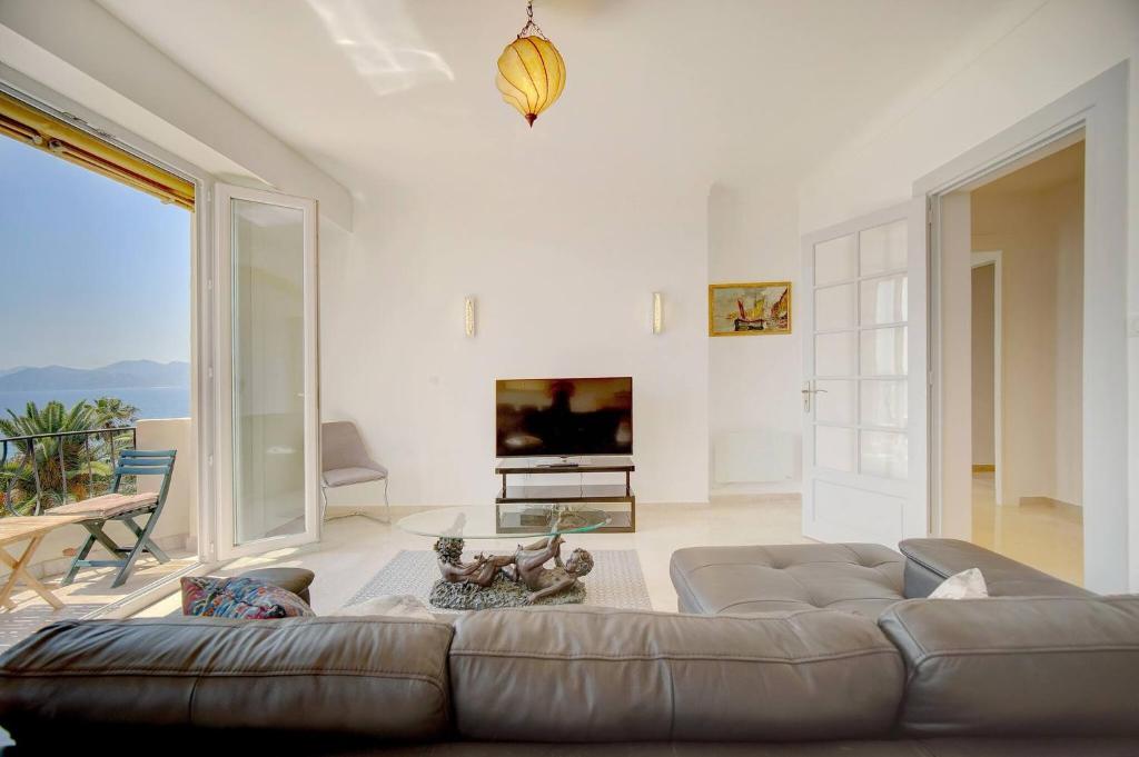 Brand New Three Bedroom Apartment with Sea views - 3