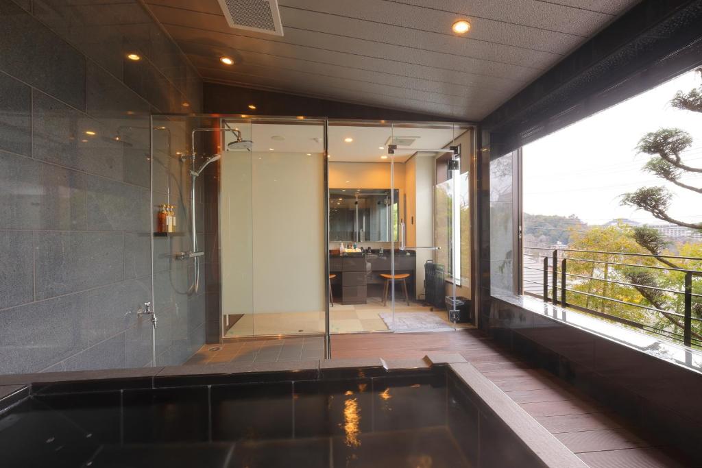 Hot spring bath