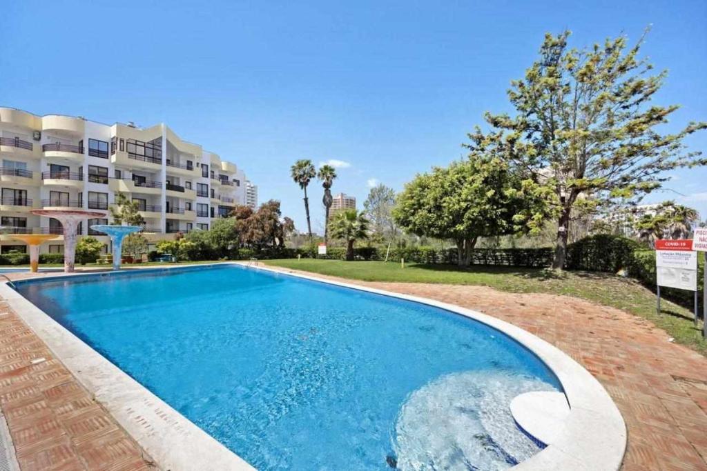 Apartamentos Torre da Rocha frente ao mar — Hotel in Portimao