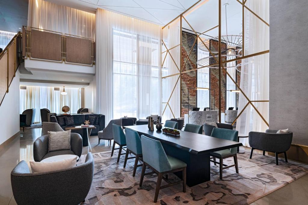 Austin Marriott Downtown photo