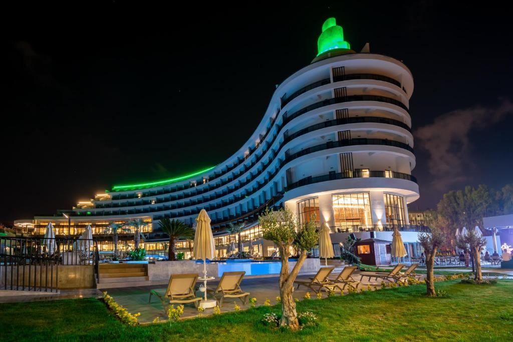 Seaden Quality Resort & Spa Ultra All Inclusive — Hotel building in Side