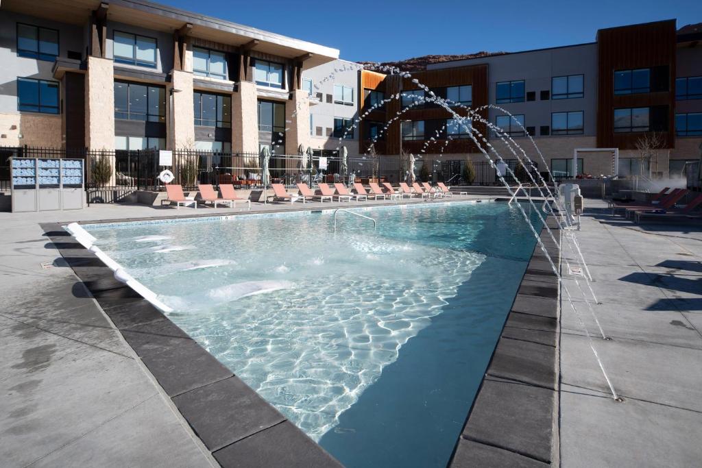 スイミングプール