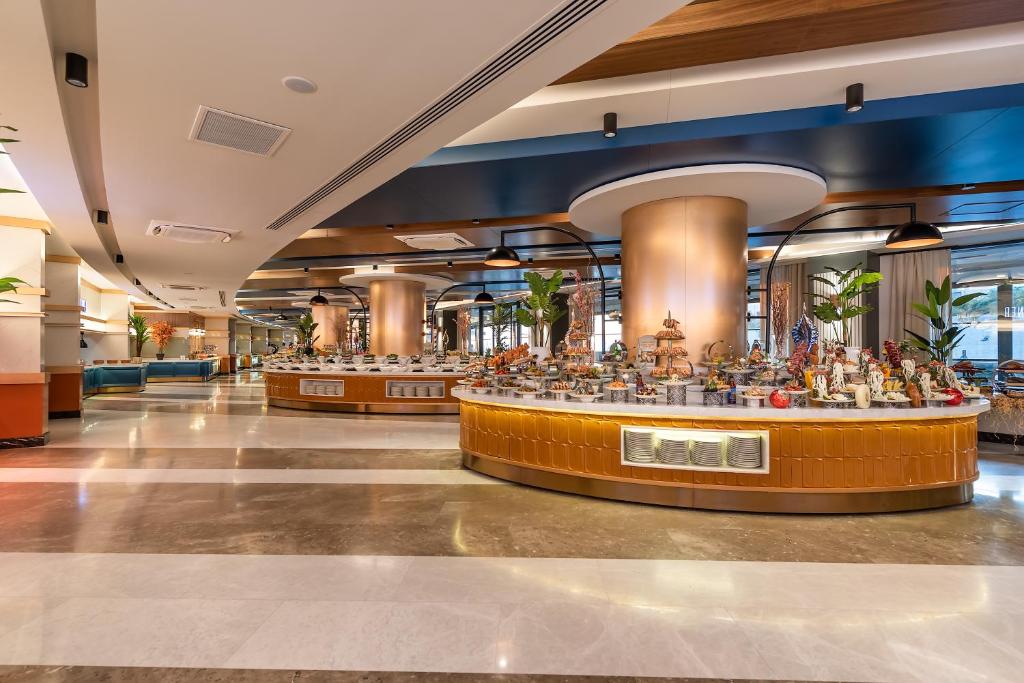 Seaden Quality Resort & Spa Ultra All Inclusive — Restaurant & bars in Side