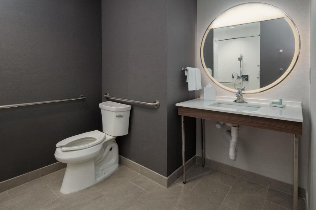 Courtyard by Marriott Santa Cruz photo