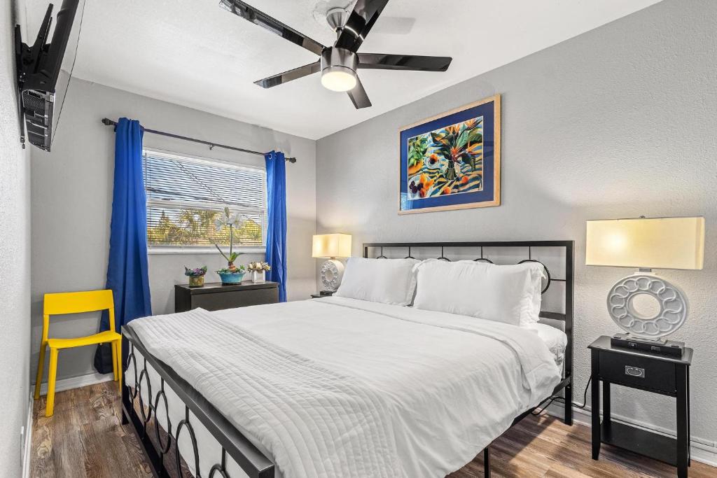 Sunset Beach Suites — Hotel in Madeira Beach (FL)