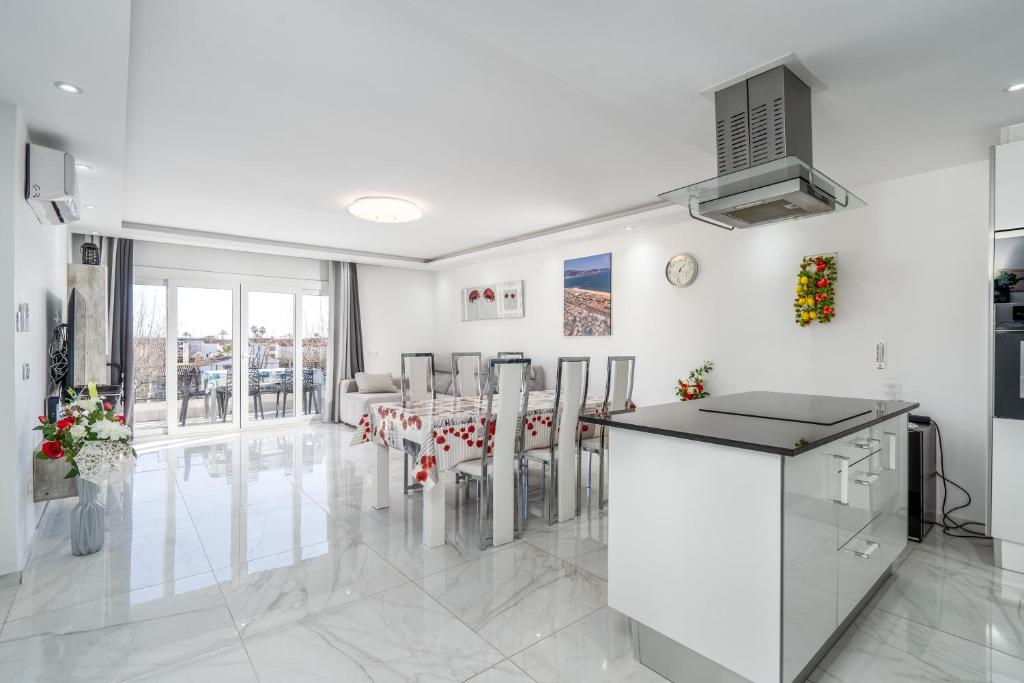 WELCS APARTAMENTO 048 EMP con Terraza y Vistas - 5