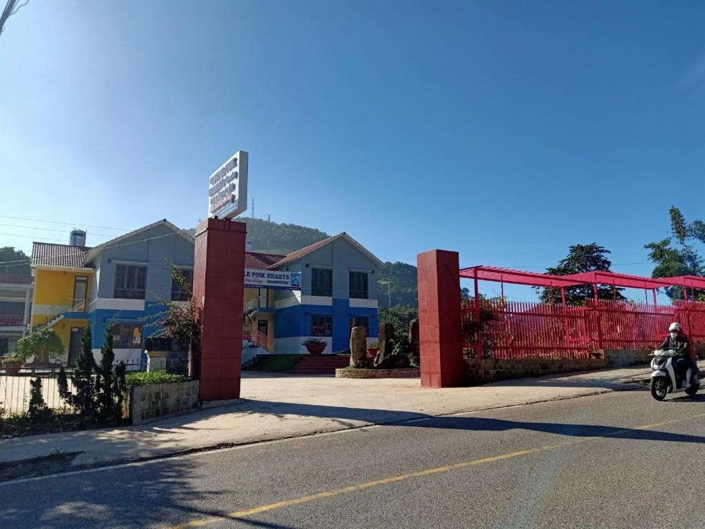 hai trái tim hồng, Bao Loc