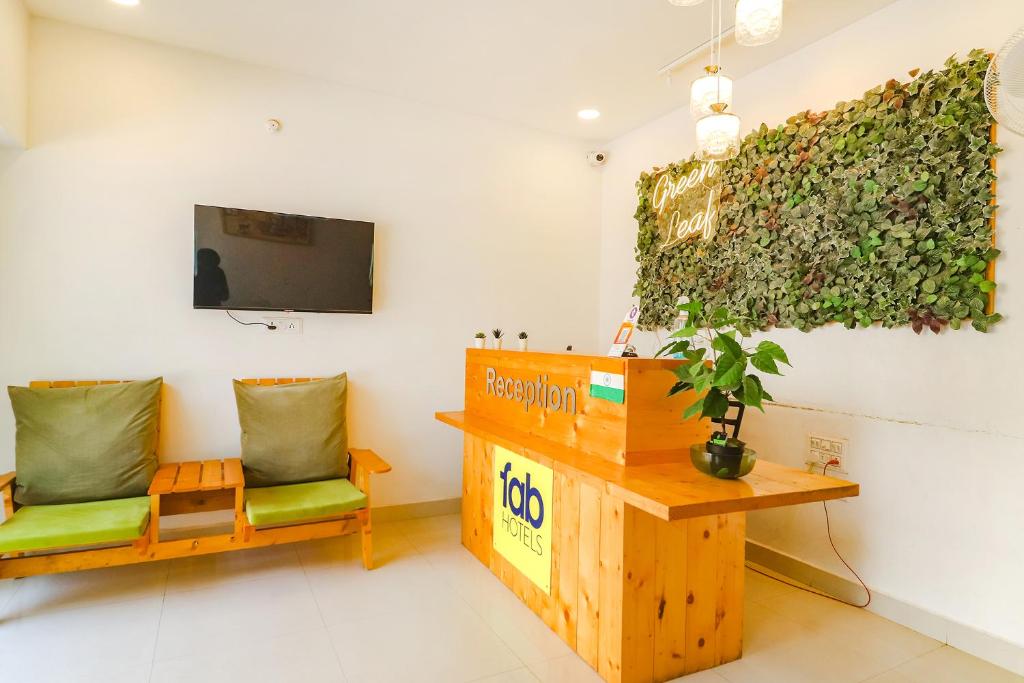 OYO 84205 Hotel Green Leaf- Kondapur photo