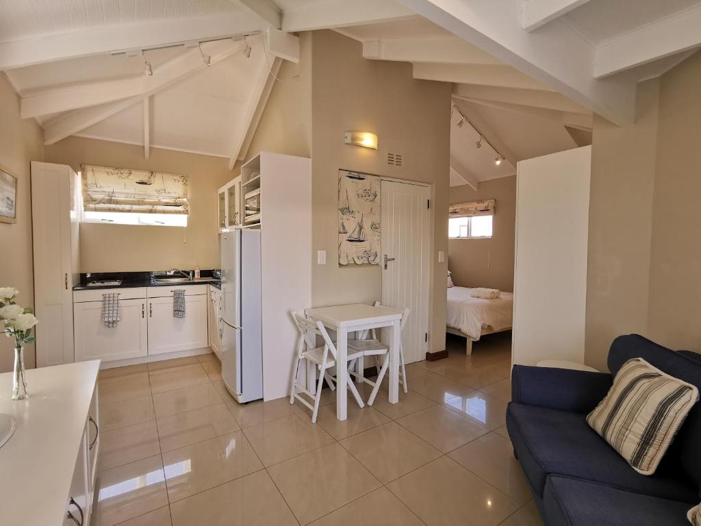 Beau Rivage Studio 112 — Hotel in Plettenberg Bay