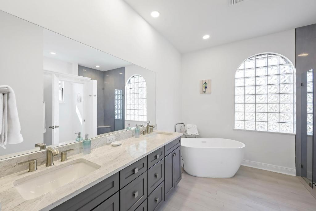 630 Kendall Drive photo