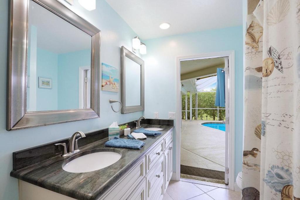 232 Tahiti Road photo
