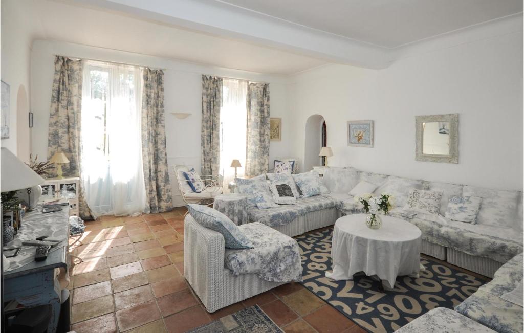 Stunning Home In Plascassier - 3