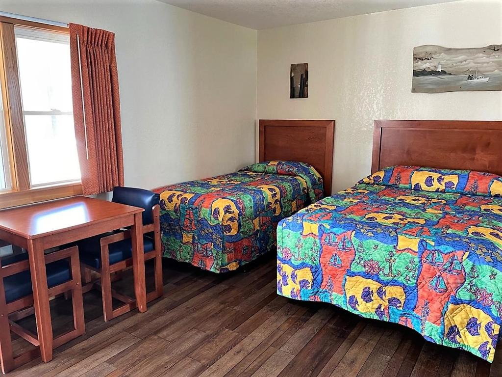 Pony Island Inn photo