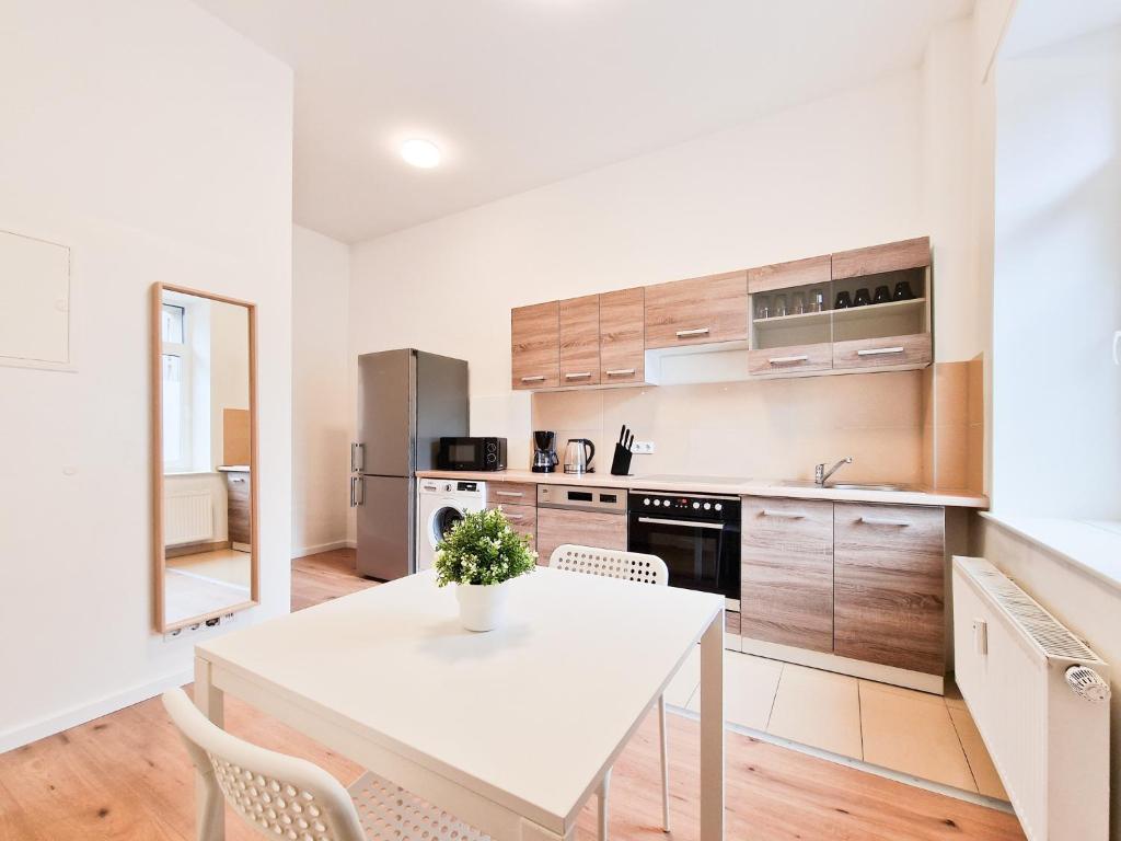 1 or 4 Room Apartments - 15min Messe DUS - 10min Oldtown