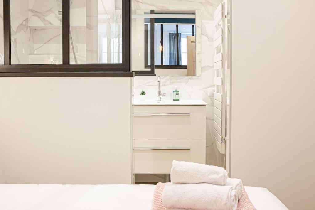 White diamond calme rue Vaugelas - 1