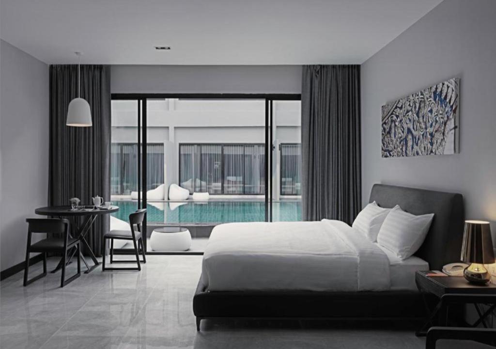 S Ratchada Leisure Hotel