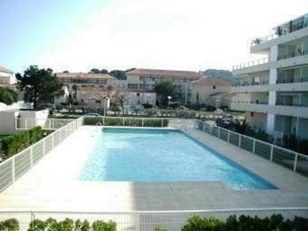 Appartement climatisé avec piscine, terrasse et parking - 6 couchages, près de la plage - FR-1-251-451 - 2