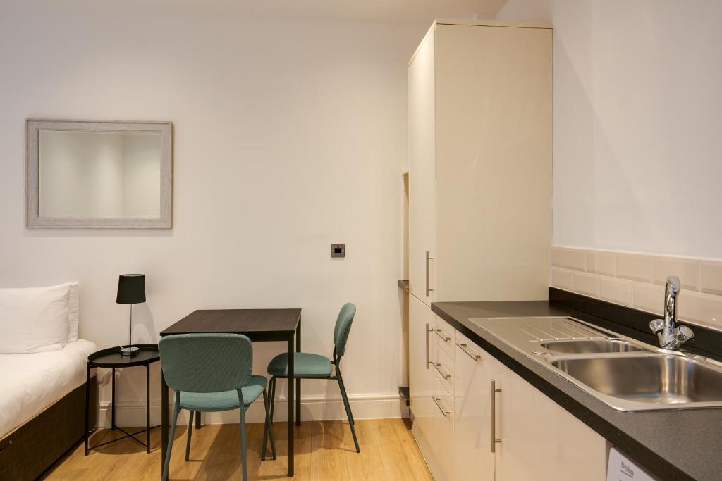 Swindon Apartments by Charles Hope photo