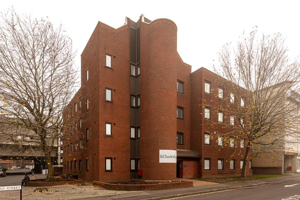 Swindon Apartments by Charles Hope photo