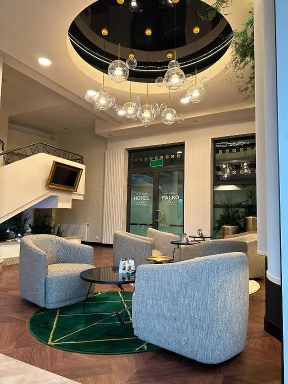 Hotel Falko，位于露米雅的酒店